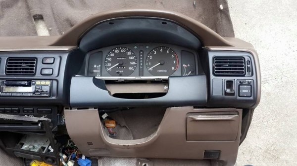 ชุดคอลโซล ไฟท้าย กรอบแอร์ ไมล์ ชุดคอลโซล ไฟท้าย กรอบแอร์ ไมล์