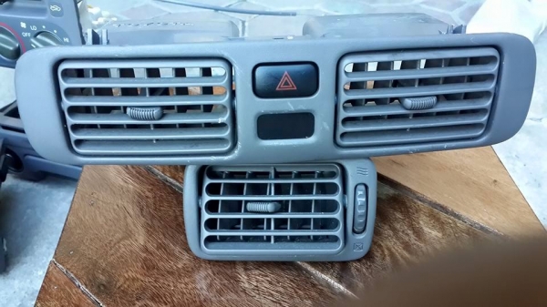 ชุดคอลโซล ไฟท้าย กรอบแอร์ ไมล์ ชุดคอลโซล ไฟท้าย กรอบแอร์ ไมล์