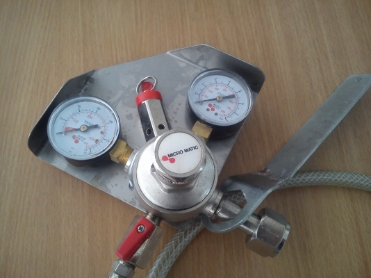 สายยางพร้อมเกจ์วัด MICRO MATIC ของอุปกรณ์ ถังเบียร์สด