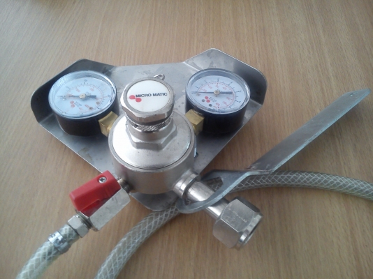 สายยางพร้อมเกจ์วัด MICRO MATIC ของอุปกรณ์ ถังเบียร์สด