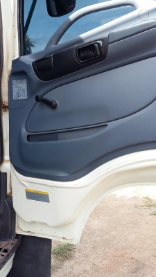 ขายสิบล้อเมก้า 251  ดั๊มสามมิตร 2 เพลา  ปี 53  ยางดี คัทซีสวย ภายในสวย ครบ แอร์เย็น