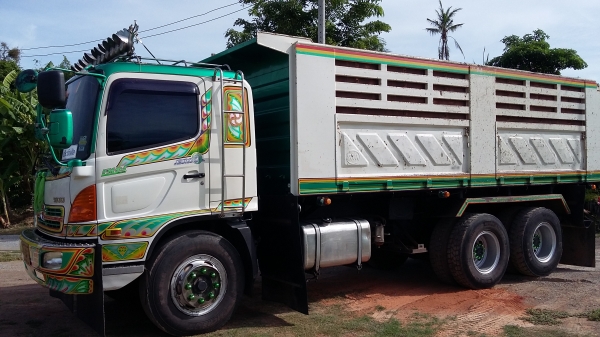 ขายสิบล้อเมก้า 251  ดั๊มสามมิตร 2 เพลา  ปี 53  ยางดี คัทซีสวย ภายในสวย ครบ แอร์เย็น