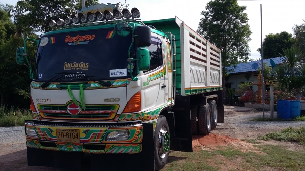 ขายสิบล้อเมก้า 251  ดั๊มสามมิตร 2 เพลา  ปี 53  ยางดี คัทซีสวย ภายในสวย ครบ แอร์เย็น