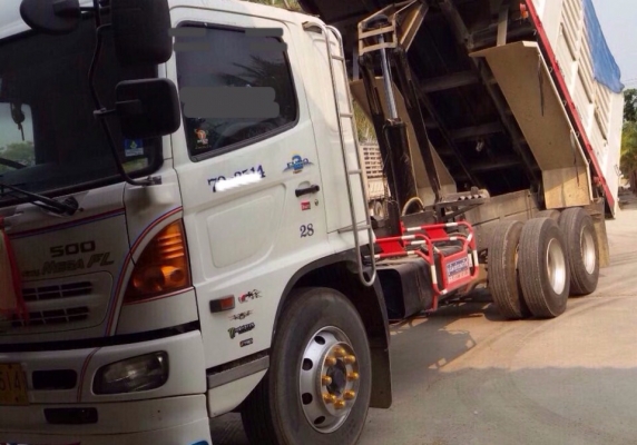 HINO MEGA FL 500 - 245 HP EURO2 ปี 53 สิบล้อดั๊มพ์เพลาเดียว กระบะดั๊มพ์เหล็กคอกสูงเกษตร 12 ตันสภาพสวยพร้อมบรรทุกได้เลย เครื่องแน่นแรงดีสุดๆครับ ภายในเก๋งคอนโซลสวยครบพร้อม แอร์เย็น CD MP3 พวงมาลัยเพาเวอร์ ระบบเบรคทริ๊ปฟี้ครบครัน ช่วงล่างแน่นคัชซีสวยตรงตลอด