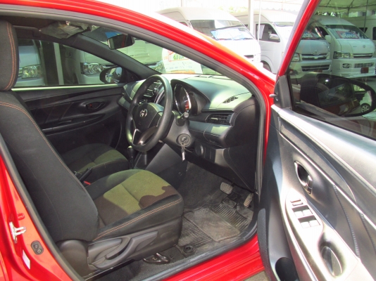 TOYOTA YARIS ตัวใหม่สุด ราคา 399,000  จัดไฟแนนซ์ได้เต็ม สนใจติดต่อ 080-604-8422 ปุ้ย