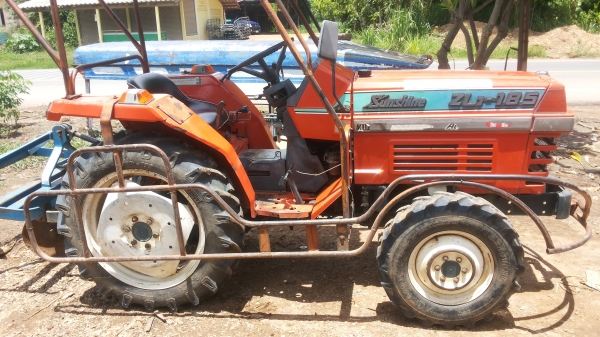 ขายรถไถเล็กเข้าไถในร่องอ้อยพร้อมใช้งาน