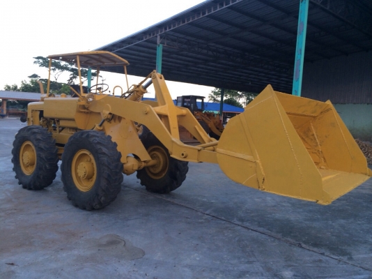 KOMATSU JH 30 รถตักล้อยางสภาพดี ทำสีใหม่ เครื่องแน่นดี ยางดี รถพร้อมใช้