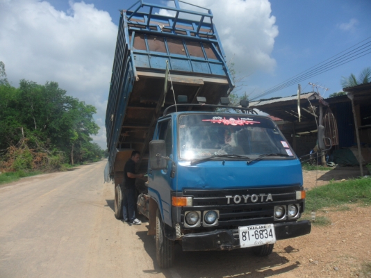 ขายๆๆๆครับ 6 ล้อดั้มส์ โตโยต้า ราคาต่อรองได้ ติดต่อช่างหมึก พรหมพิราม 087-5262494 และ 094-7452226