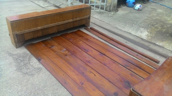 ขายเตียงไม้สัก 3500