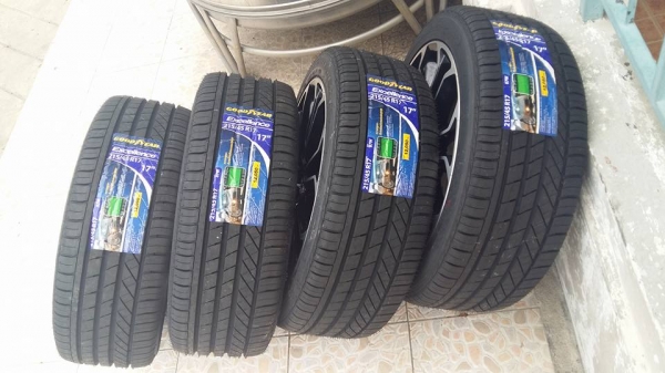 ขายล้อแม็กป้ายแดง new altis 17"พร้อมยางปี15 สนใจติดต่อเล็กคลองสามครับ 081-3747940