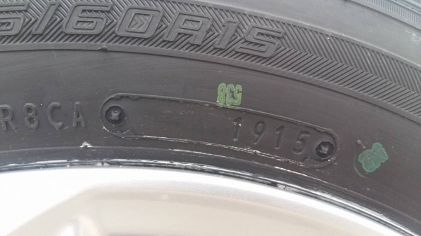 ขายล้อแม็กป้ายแดง vios/yaris 15"พร้อมยางใหม่dunlop ปี15  สนใจติดต่อเล็กคลองสามครับ 081-3747940