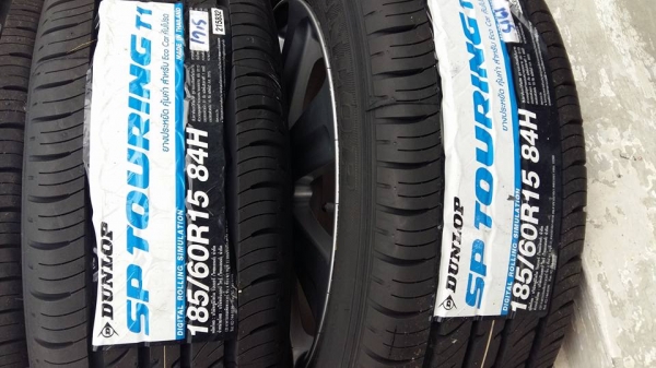 ขายล้อแม็กป้ายแดง vios/yaris 15"พร้อมยางใหม่dunlop ปี15  สนใจติดต่อเล็กคลองสามครับ 081-3747940