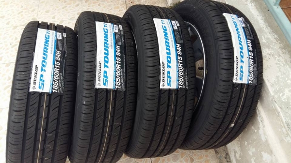 ขายล้อแม็กป้ายแดง vios/yaris 15"พร้อมยางใหม่dunlop ปี15  สนใจติดต่อเล็กคลองสามครับ 081-3747940