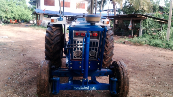 ขาย รถไถฟอร์ด 7000 สภาพเยี่ยม ราคา 450,000 บาท