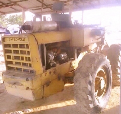 KOMATSU JH30 รถพร้อมทำงานได้เลยครับ ต่อแขนยาวแล้วตักขึ้นรถบรรทุกสิบล้อคอกสูงได้เลยครับ เครื่องเดิมปั๊มเดิมๆไม่มีเยิ้มแรงดีมากครับ ขับง่ายใช้ง่ายได้คล่องตัวดี ช่วงล่างยางสภาพดีประมาณ 60\% พร้อมใช้งาน เอกสารสัญญาซื้อขาย รา