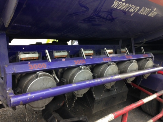 ISUZU ROCKY 195 รถน้ำมัน 16,000 ลิตร โหลดล่าง (สวยมาก)