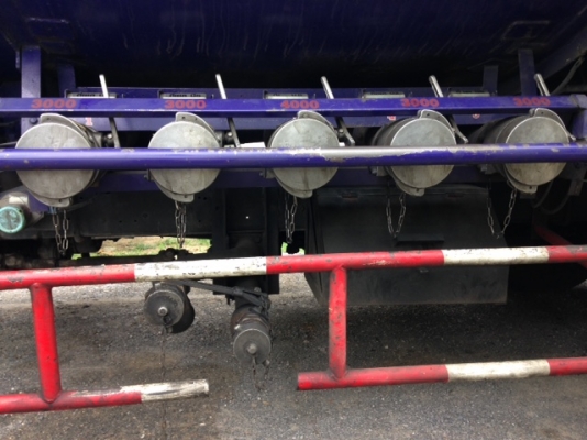 ISUZU ROCKY 195 รถน้ำมัน 16,000 ลิตร โหลดล่าง (สวยมาก)