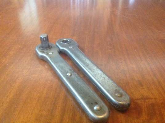 ขายด้ามขันน็อต 6 เหลี่ยมก๊อกแก๊ก ขนาด 11 มิล หรือ 7/16 Vintage James Town NY.