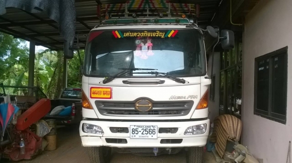 ขาย 10 ล้อ HINO MEGA 320 ปี 49 ดั้มคอกเกษตรสูง 7 ราว มีระบบลากพ่วง คัสซีสวยตลอดเส้น เครื่องเดิม เกียร์เดิม รถวิ่งน้อย ขาย 10 ล้อ HINO MEGA 320 ปี 49 ดั้มคอกเกษตรสูง 7 ราว มีระบบลากพ่วง คัสซีสวยตลอดเส้น เครื่องเดิม เกียร์เดิม รถวิ่งน้อย