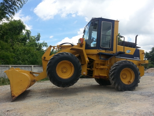 ขาย KOMATSU WA 100-1 ซีเรียล 30,000 นำเข้าจากญี่ปุ่น 090-986-2521 อ๊อบ