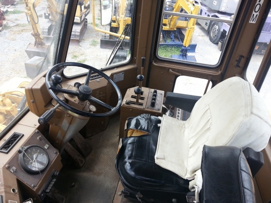 ขาย CAT 936E  ซีเรียลสูง 2,700  นำเข้าจากญี่ปุ่น 090-986-2521 อ๊อบ