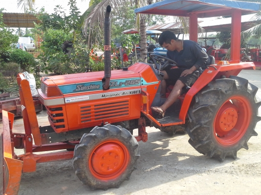 ขาย แทรกเตอร์ KUBOTA L1-265