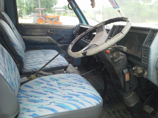 ขายหกล้าดั้ม กระบะปิเนียม สภาพสวยพร้อมใช้งาน