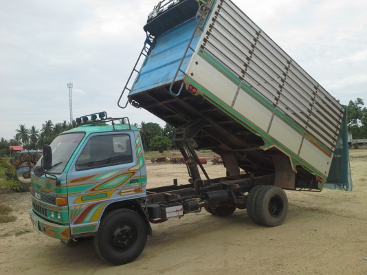 ขายหกล้าดั้ม กระบะปิเนียม สภาพสวยพร้อมใช้งาน