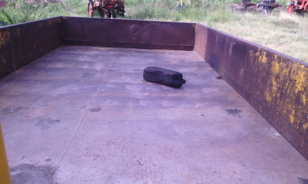 กระบะ 6 ล้อ กระบะเหล็กคาร์โก้ ไม่ดัมพ์ ยาว 5.10 เมตร ถูกๆๆๆ