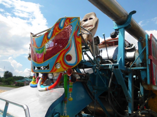 ขายรถเกี่ยว ส.ทวีเอ็นจิเนียริ่ง อุ้ม 2.5ตัน ตัวเดิน 12 เครื่องอีซูสุ205แรง ปั้มไดกิ้นคู่22 หน้าเกี่ยว 3ม.