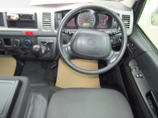 TOYOTA COMMUTER 2.5 D4D แต่งเรียบหรู  VIP นั่งสบาย