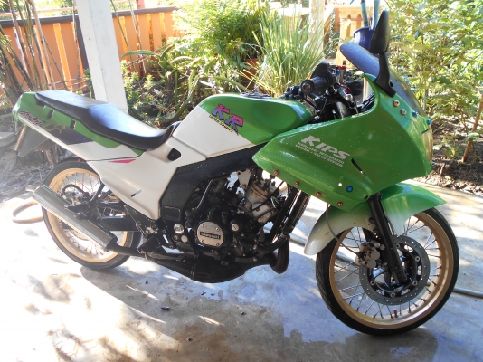 รถสวยสภาพดีเครื่องนี่มพร้อมใช้โชกน้าหลังดีเครื่องไม่ยื้ม