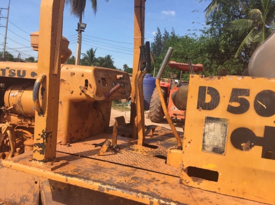 ขายรถแทรกเตอร์ KOMATSU D50A คราดน้ำมัน พร้อมใช้งาน สนใจโทร 081-970-1072