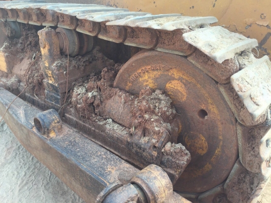 ขายรถแทรกเตอร์ KOMATSU D50A คราดน้ำมัน พร้อมใช้งาน สนใจโทร 081-970-1072