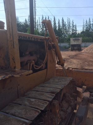 ขายรถแทรกเตอร์ KOMATSU D50A คราดน้ำมัน พร้อมใช้งาน สนใจโทร 081-970-1072
