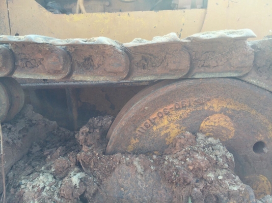 ขายรถแทรกเตอร์ KOMATSU D50A คราดน้ำมัน พร้อมใช้งาน สนใจโทร 081-970-1072