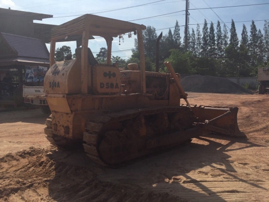 ขายรถแทรกเตอร์ KOMATSU D50A คราดน้ำมัน พร้อมใช้งาน สนใจโทร 081-970-1072