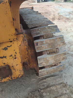 ขายรถแทรกเตอร์ KOMATSU D50A คราดน้ำมัน พร้อมใช้งาน สนใจโทร 081-970-1072