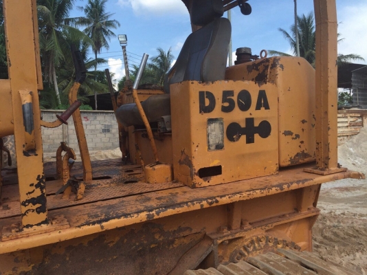 ขายรถแทรกเตอร์ KOMATSU D50A คราดน้ำมัน พร้อมใช้งาน สนใจโทร 081-970-1072