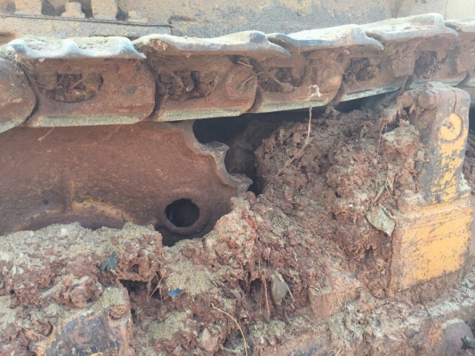 ขายรถแทรกเตอร์ KOMATSU D50A คราดน้ำมัน พร้อมใช้งาน สนใจโทร 081-970-1072