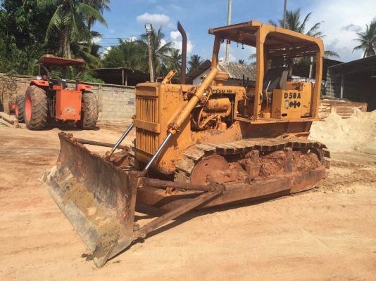 ขายรถแทรกเตอร์ KOMATSU D50A คราดน้ำมัน พร้อมใช้งาน สนใจโทร 081-970-1072