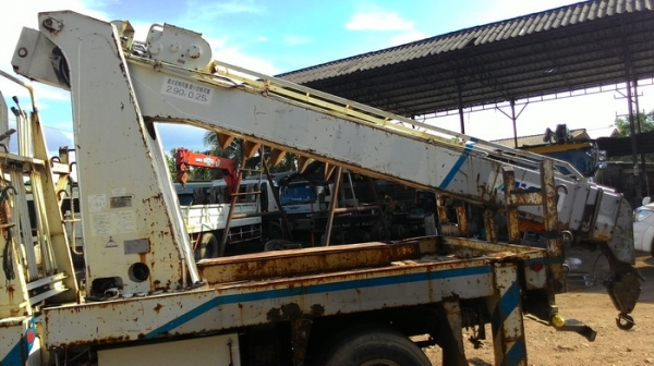 รถเครน + แท่นเจาะ Aichi 706 (ISUZU) รถเครน + แท่นเจาะ Aichi 706 (ISUZU)