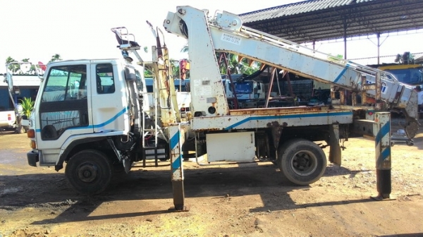 รถเครน + แท่นเจาะ Aichi 706 (ISUZU) รถเครน + แท่นเจาะ Aichi 706 (ISUZU)