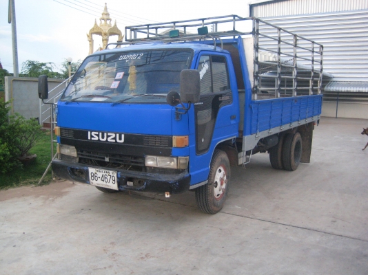 ขายรถบรรทุก 6ล้อNPR110 แรง เครื่อง4BE1สภาพพร้อมใช้งานพื้นไม้คอกเหล็ก ยาง 750บรรทุก10 ตันสบายเครื่องดีใช้ได้จนลืม ติดต่อคุณเอ๋   089-9455306