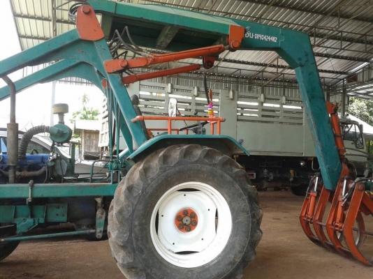 ขายรถคีบอ้อย ติดรถไถฟอร์ด 5500 เป็นคีบกลับหลัง ไม่มีเอกสารครับ