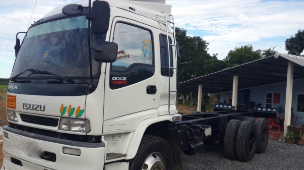 รถอีซูซุ 10 ล้อ 320 แรงม้า. ปี 50   ( ขายหัว , คัชซี )    สนใจติดต่อ   081 - 6079515