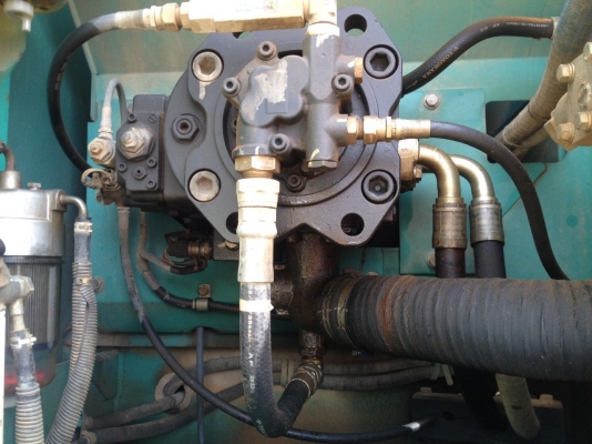 รถแบคโฮ  KOBELCO  YN - 12 ( รถทำงาน 1x,8xx ชม. )    สนใจติดต่อ  081 - 6079515