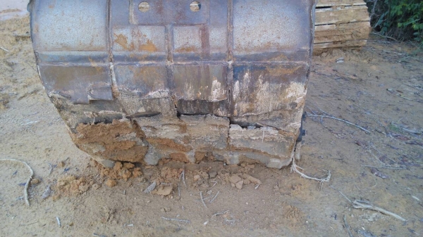 รถแบคโฮ  KOBELCO  YN - 12 ( รถทำงาน 1x,8xx ชม. )    สนใจติดต่อ  081 - 6079515