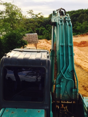 รถแบคโฮ  KOBELCO  YN - 12 ( รถทำงาน 1x,8xx ชม. )    สนใจติดต่อ  081 - 6079515
