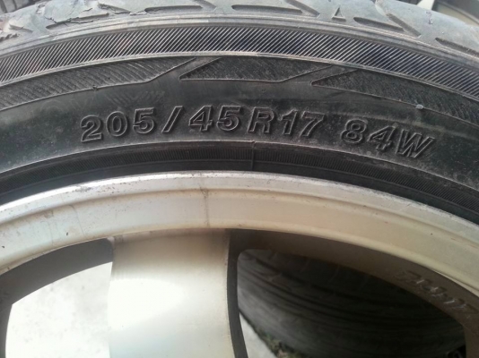 ขายแม๊ก Nismo 17" ยาง yokohama ดอกหนามากใช้น้อย  ซี่รี่ยาง หน้า 205/45/17  หลัง 205/50/17  ราคา 6500 บาท  สนใจโทร0993989701 ดูของได้ที่พระประแดง ประชาอุทิศทุ่งครุครับ